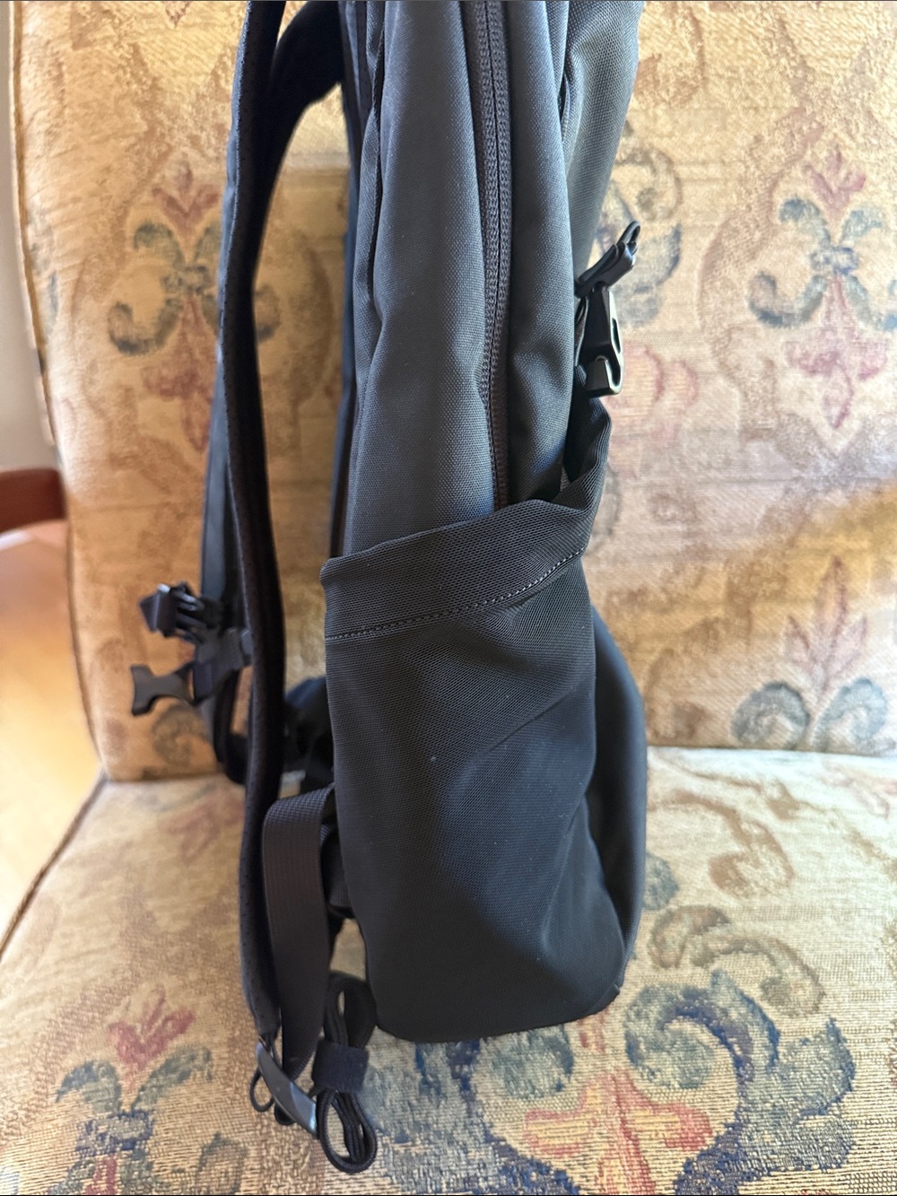 Arc'teryx Mantis 16 backpack (NWT) - Picture 4 of 6
